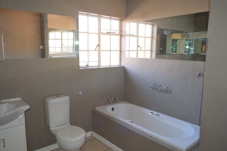 5 Bedroom Property for Sale in Flamwood North West